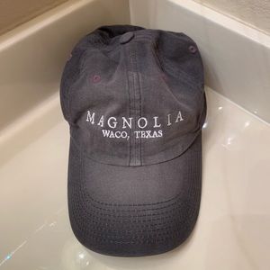 Magnolia hat